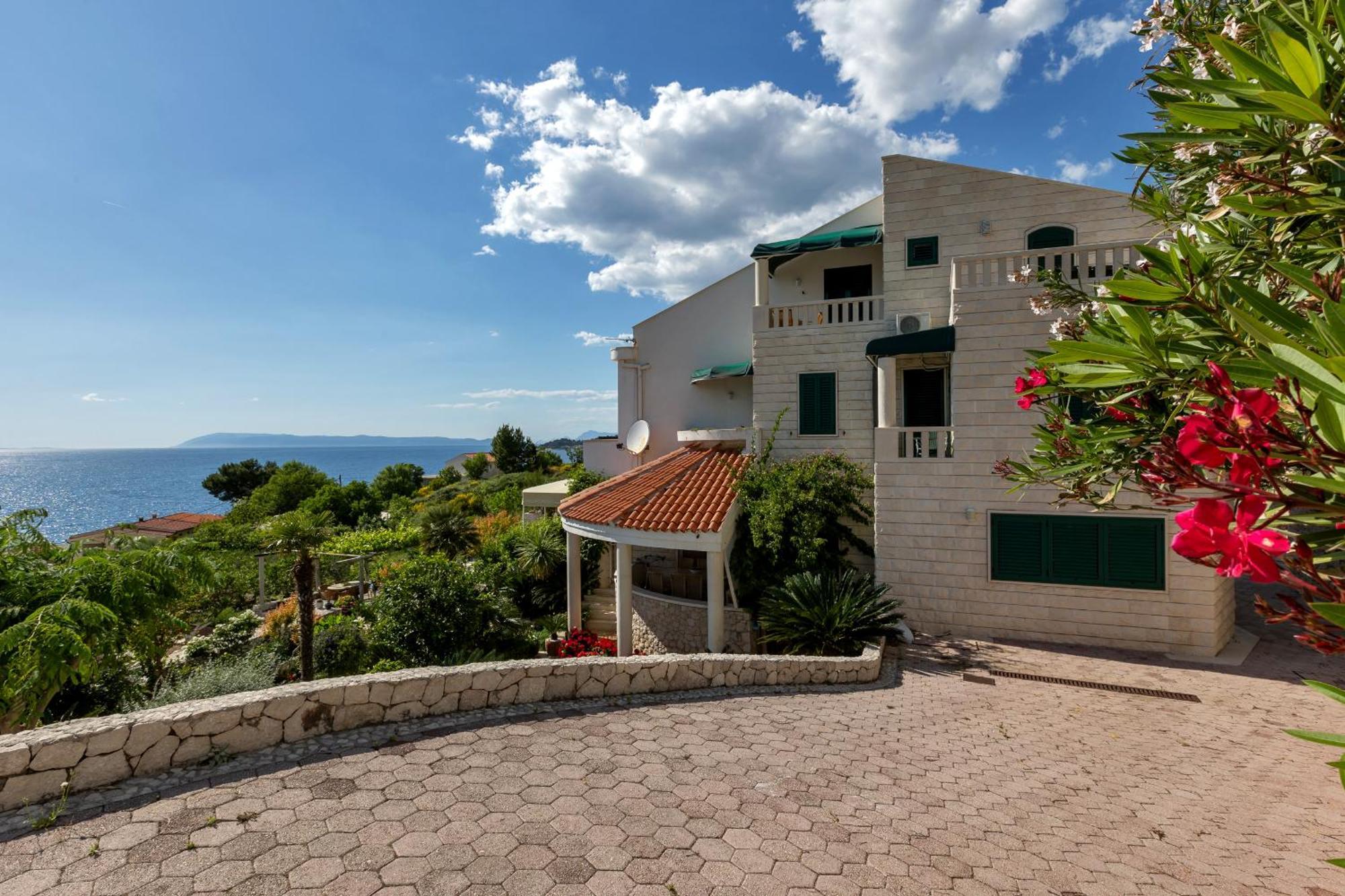 Grand View Apartments Драшнице Экстерьер фото